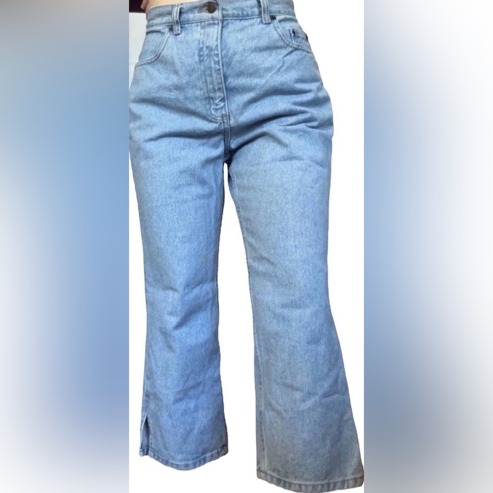 Vintage Bill Blass High
Waisted Light Wash Wide Leg Jeans with Side Slits size 6